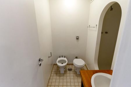 Apartamento para alugar com 250m², 4 quartos e sem vaga Apartamento para alugar com 250m², 4 quartos e sem vagaBanheiro da Suíte 1