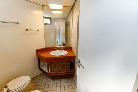 Apartamento para alugar com 250m², 4 quartos e sem vaga Apartamento para alugar com 250m², 4 quartos e sem vagaBanheiro da Suíte 2