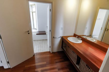 Apartamento para alugar com 250m², 4 quartos e sem vaga Apartamento para alugar com 250m², 4 quartos e sem vagaBanheiro da Suíte 3
