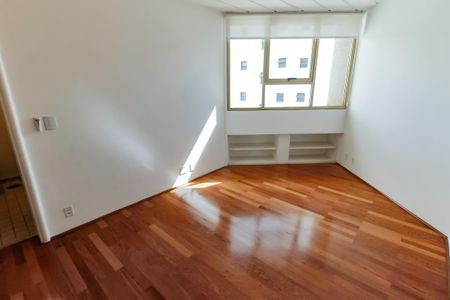 Apartamento para alugar com 250m², 4 quartos e sem vaga Apartamento para alugar com 250m², 4 quartos e sem vagaSuíte 1