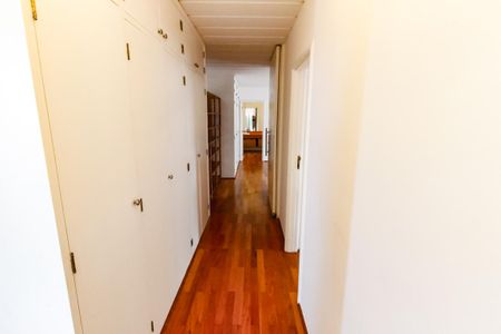 Armário - corredor de apartamento para alugar com 4 quartos, 250m² em Paineiras do Morumbi, São Paulo