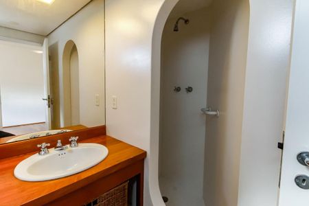 Apartamento para alugar com 250m², 4 quartos e sem vaga Apartamento para alugar com 250m², 4 quartos e sem vagaBanheiro da Suíte 2