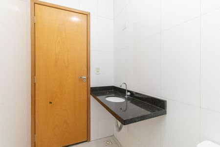 Apartamento para alugar com 50m², 2 quartos e sem vaga Apartamento para alugar com 50m², 2 quartos e sem vagaBanheiro social