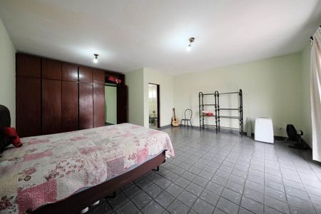 Casa à venda com 200m², 3 quartos e 3 vagasSuíte 1