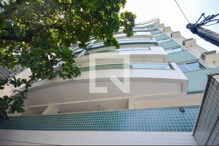 Apartamento à venda com 69m², 2 quartos e 1 vaga Apartamento à venda com 69m², 2 quartos e 1 vagaFachada