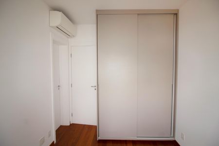 Apartamento à venda com 122m², 3 quartos e 2 vagas Apartamento à venda com 122m², 3 quartos e 2 vagasSuíte 3