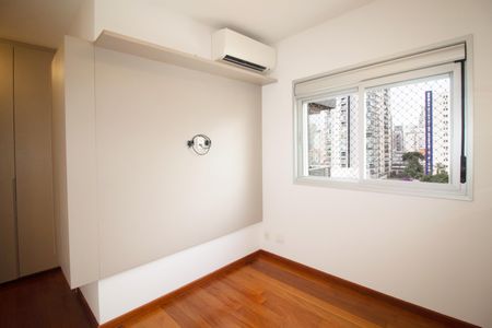 Apartamento à venda com 122m², 3 quartos e 2 vagas Apartamento à venda com 122m², 3 quartos e 2 vagasSuíte 1