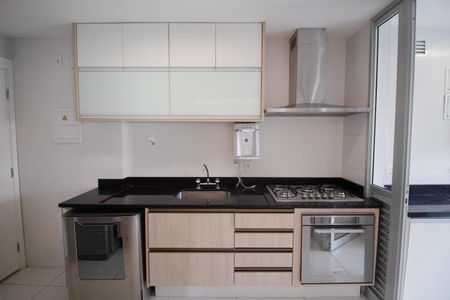 Apartamento à venda com 122m², 3 quartos e 2 vagas Apartamento à venda com 122m², 3 quartos e 2 vagasCozinha