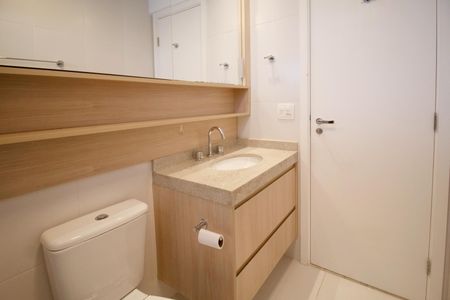 Apartamento à venda com 122m², 3 quartos e 2 vagas Apartamento à venda com 122m², 3 quartos e 2 vagasBanheiro Suíte 2