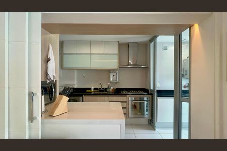 Apartamento para alugar com 122m², 3 quartos e 2 vagas Apartamento para alugar com 122m², 3 quartos e 2 vagasCozinha