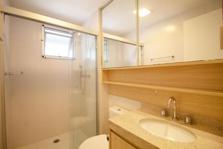 Apartamento à venda com 122m², 3 quartos e 2 vagas Apartamento à venda com 122m², 3 quartos e 2 vagasBanheiro Suíte 2