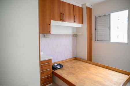 Quarto 2 de apartamento para alugar com 2 quartos, 48m² em Vila Firmiano Pinto, São Paulo