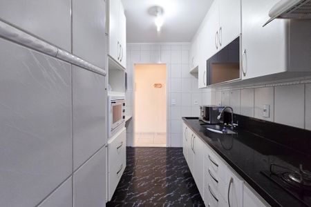 Apartamento à venda com 65m², 3 quartos e 2 vagasCozinha