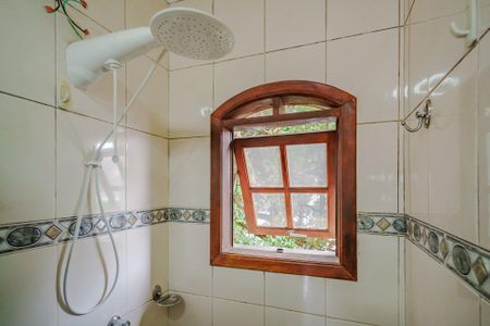 Casa de condomínio para alugar com 400m², 4 quartos e 5 vagas Casa de condomínio para alugar com 400m², 4 quartos e 5 vagasBanheiro da Suíte 2