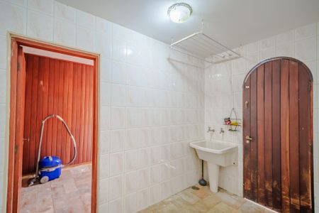 Casa de condomínio para alugar com 400m², 4 quartos e 5 vagas Casa de condomínio para alugar com 400m², 4 quartos e 5 vagasÁrea de Serviço 2