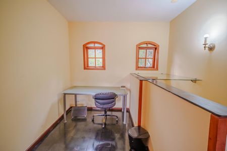 Casa de condomínio para alugar com 400m², 4 quartos e 5 vagas Casa de condomínio para alugar com 400m², 4 quartos e 5 vagasCorredor