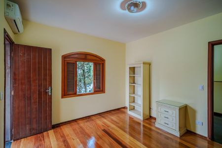 Casa de condomínio para alugar com 400m², 4 quartos e 5 vagas Casa de condomínio para alugar com 400m², 4 quartos e 5 vagasSuíte 1