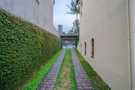 Casa de condomínio para alugar com 400m², 4 quartos e 5 vagas Casa de condomínio para alugar com 400m², 4 quartos e 5 vagasGaragem