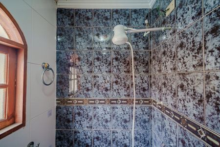 Casa de condomínio para alugar com 400m², 4 quartos e 5 vagas Casa de condomínio para alugar com 400m², 4 quartos e 5 vagasBanheiro de serviço