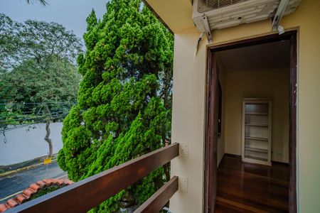 Casa de condomínio para alugar com 400m², 4 quartos e 5 vagas Casa de condomínio para alugar com 400m², 4 quartos e 5 vagasVaranda da Suíte