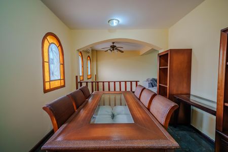 Casa de condomínio para alugar com 400m², 4 quartos e 5 vagas Casa de condomínio para alugar com 400m², 4 quartos e 5 vagasSala de Jantar