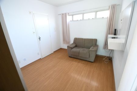 Sala de kitnet/studio para alugar com 1 quarto, 42m² em Centro, Campinas