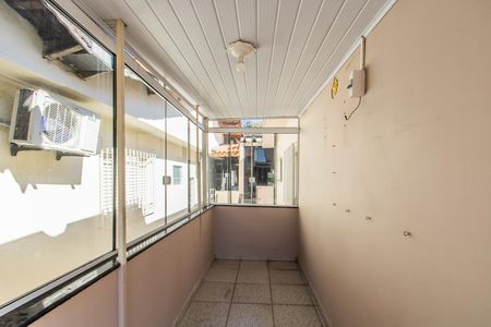 Casa à venda com 200m², 3 quartos e 2 vagasÁrea de Serviço