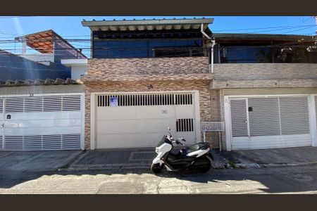 Casa à venda com 200m², 3 quartos e 2 vagasFachada