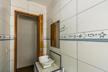 Casa à venda com 200m², 3 quartos e 2 vagasBanheiro