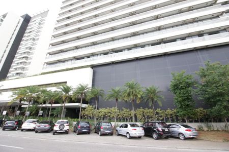 Apartamento para alugar com 84m², 2 quartos e 1 vagaFachada