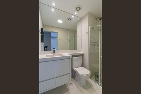 Apartamento para alugar com 54m², 1 quarto e sem vaga Apartamento para alugar com 54m², 1 quarto e sem vagaBanheiro da Suíte