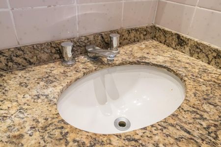 Banheiro Social de apartamento para alugar com 2 quartos, 75m² em Alphaville Industrial, Barueri