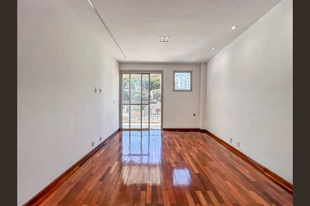 Apartamento à venda com 80m², 3 quartos e 2 vagasSala