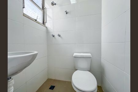 Apartamento à venda com 80m², 3 quartos e 2 vagasBanheiro de Serviço