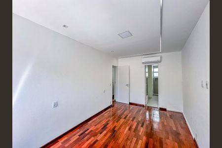Apartamento à venda com 80m², 3 quartos e 2 vagasSuíte 1