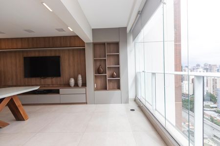 Apartamento à venda com 105m², 2 quartos e 2 vagas Apartamento à venda com 105m², 2 quartos e 2 vagasVaranda