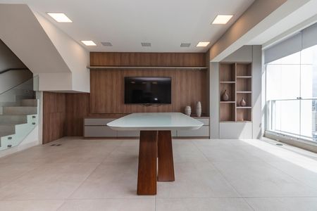 Apartamento à venda com 105m², 2 quartos e 2 vagas Apartamento à venda com 105m², 2 quartos e 2 vagasSala
