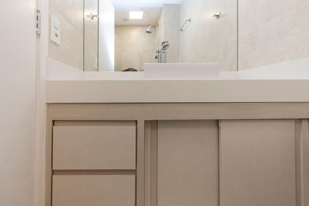 Apartamento à venda com 105m², 2 quartos e 2 vagas Apartamento à venda com 105m², 2 quartos e 2 vagasBanheiro