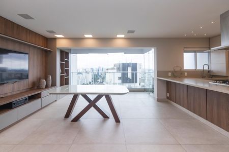 Apartamento à venda com 105m², 2 quartos e 2 vagas Apartamento à venda com 105m², 2 quartos e 2 vagasSala