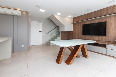 Apartamento à venda com 105m², 2 quartos e 2 vagas Apartamento à venda com 105m², 2 quartos e 2 vagasSala