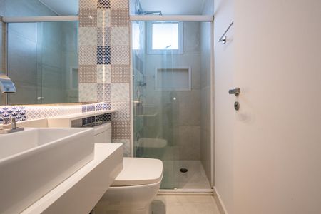 Apartamento para alugar com 123m², 2 quartos e 2 vagas Apartamento para alugar com 123m², 2 quartos e 2 vagasBanheiro da Suíte