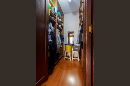 Casa à venda com 269m², 4 quartos e 4 vagasSuíte Principal - Closet