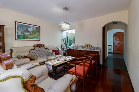 Casa à venda com 269m², 4 quartos e 4 vagasSala