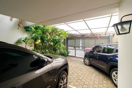 Casa à venda com 269m², 4 quartos e 4 vagasGaragem