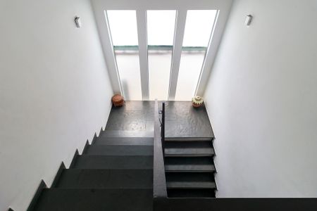 Casa à venda com 269m², 4 quartos e 4 vagasEscada