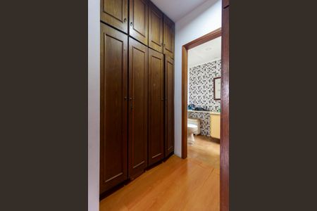 Casa à venda com 269m², 4 quartos e 4 vagasSuíte 2 - Closet