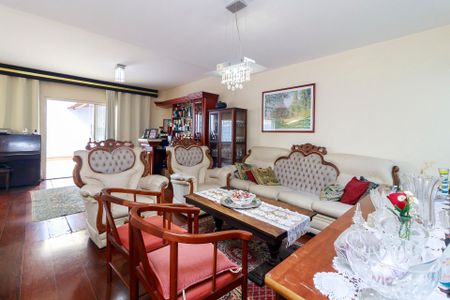 Casa à venda com 269m², 4 quartos e 4 vagasSala