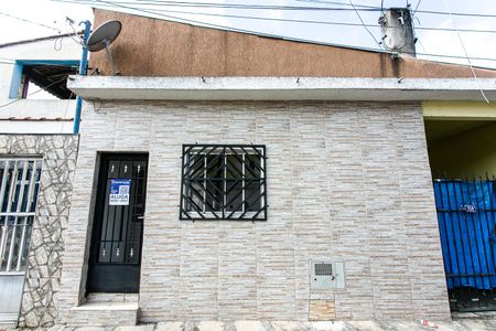 Casa para alugar com 65m², 2 quartos e sem vagaFachada