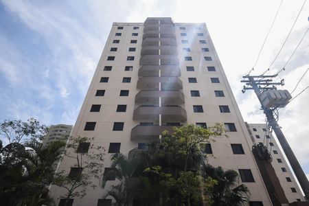 Apartamento para alugar com 76m², 3 quartos e 1 vagaFachada