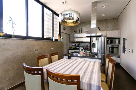 Apartamento à venda com 270m², 4 quartos e 4 vagasCozinha